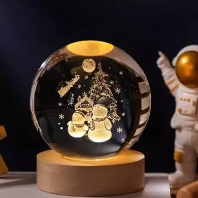 Шар акриловый Снеговики на луну 8см с подсветкой на подставке