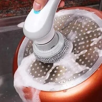 Щітка для миття посуду акумуляторна з насадками Electric cleaning brush Білий