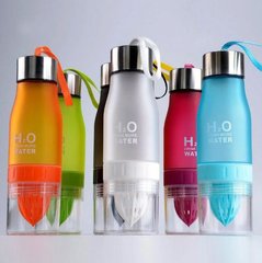 Спортивная бутылка-соковыжималка H2O Water bottle (в ассортименте)