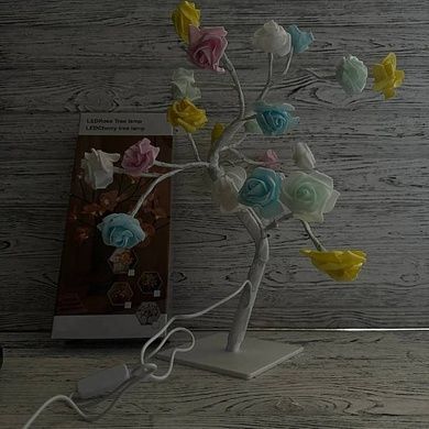 Дерево нічник з різнокольоровими трояндами Led USB Біле