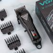 Машинка для стрижки волосся акумуляторна з 4 насадками та LED дисплеєм VGR V-051Чорна