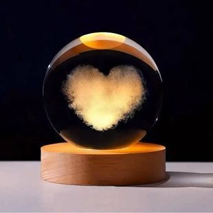 Куля акрилова з Серцем 6см з підсвічуванням на підставці