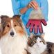 Перчатка для вычесывания шерсти с домашних животных PET GLOVES True Touch Розовый