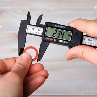 Штангенциркуль цифровий з дисплеєм