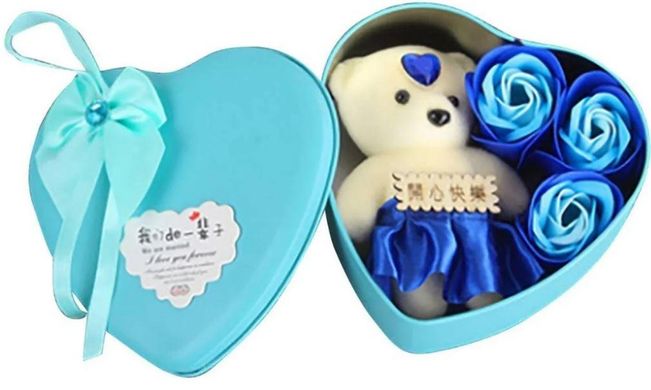 Коробка в форме сердца Голубая с мыльным цветком с 3 розами и 1 мишкой