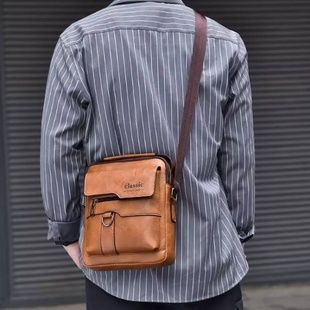 Сумка мужская с ручкой через плечо кожзам 22х25х8см Classic Fashion Светло-коричневая