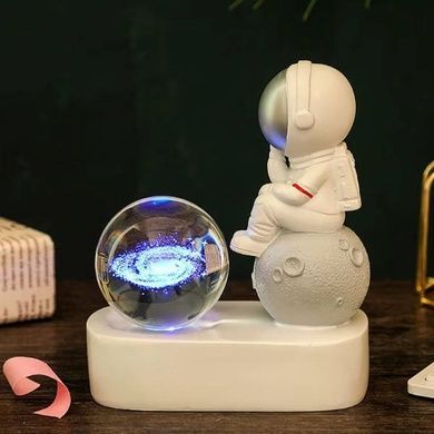 Декоративный ночник 3D хрустальный шар Солнечная система с Астронавтом на Луне Белый