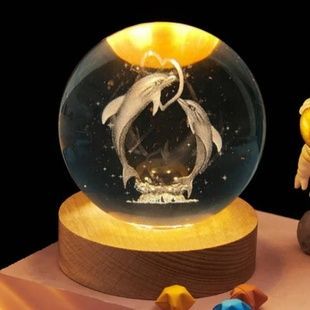 Шар акриловый Дельфин 8см с подсветкой на подставке