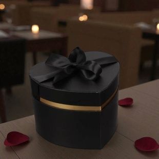 Коробка подарочная Сердце M-22x19x14см W1550 Черное с золотым