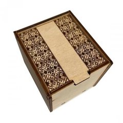 Коробочка для наручных часов деревянная с вышивкой