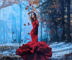 Картина по номерам "Девушка в красном платье" 40*50 см
