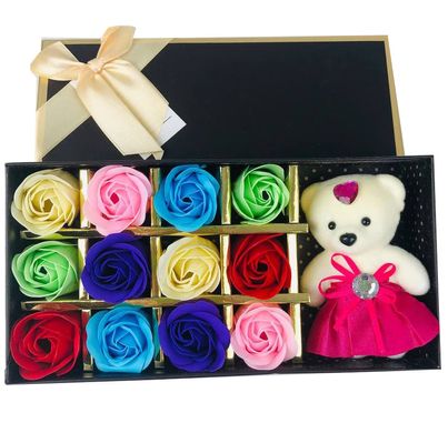Подарочный набор с розами из мыла Sweet Love 12 шт Разноцветные с мишкой